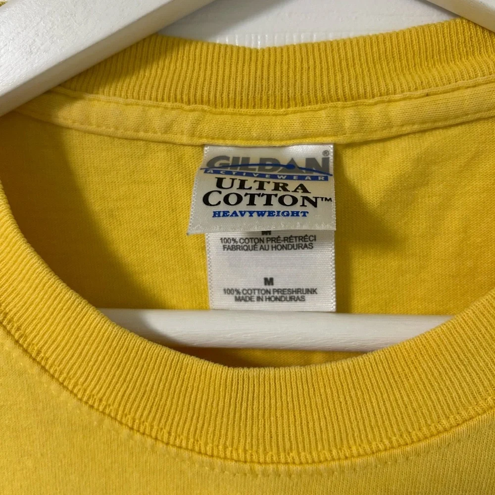 Yellow Rabbit Hash General Store T-Shirt - Picture 2 of 3